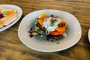 Blueberry Hill Hotel