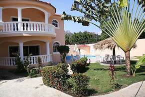 Private 6 Bedroom Villa Great for Parties