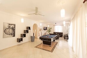 Private 6 Bedroom Villa Great for Parties