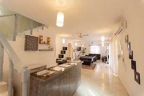 Private 6 Bedroom Villa Great for Parties