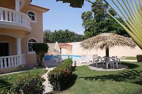 Private 6 Bedroom Villa Great for Parties