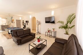 Private 6 Bedroom Villa Great for Parties