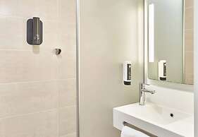 B&B HOTEL MASSY Gare TGV
