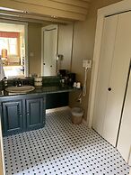 Lovett's Inn and Restaurant