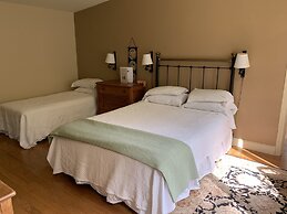 Lovett's Inn and Restaurant