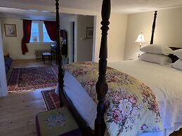 Lovett's Inn and Restaurant