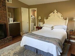 Lovett's Inn and Restaurant