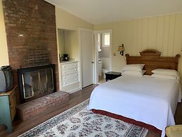 Lovett's Inn and Restaurant