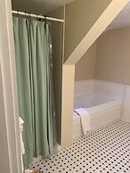 Lovett's Inn and Restaurant