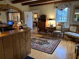 Lovett's Inn and Restaurant