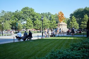 5th & 55th Residence Club