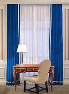 5th & 55th Residence Club