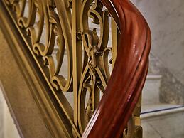 5th & 55th Residence Club