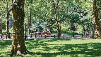 5th & 55th Residence Club