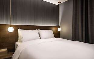 H hotel
