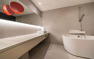 H hotel