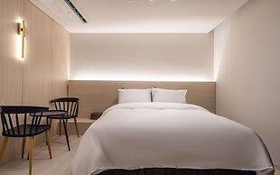 H hotel