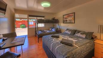 Halls Creek Motel
