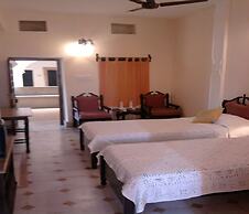 Hotel Narayan Niwas Palace
