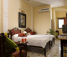 Hotel Narayan Niwas Palace