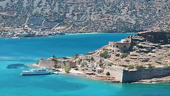 Cayo Exclusive Resort & Spa