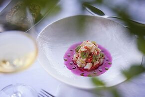 Cayo Exclusive Resort & Spa