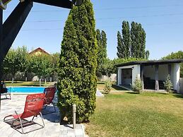 Green Wood Residence