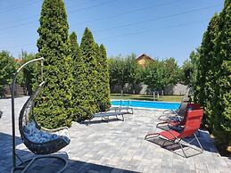 Green Wood Residence