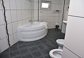 Green Wood Residence