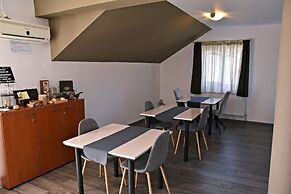 Green Wood Residence