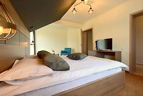 Green Wood Residence