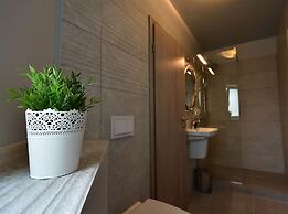 Green Wood Residence