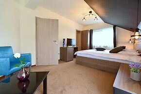 Green Wood Residence