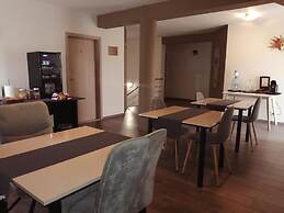 Green Wood Residence