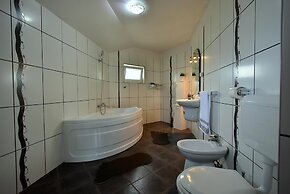 Green Wood Residence