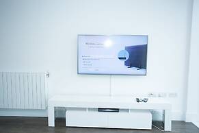 High view 2 Bedroom apt - Woolwich