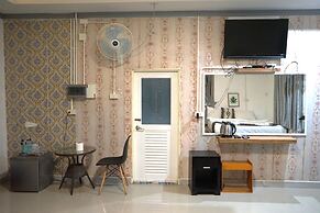 Chaiyai River Front Hotel