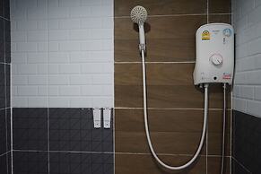 Chaiyai River Front Hotel