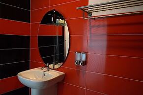 Chaiyai River Front Hotel