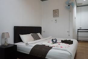 Chaiyai River Front Hotel