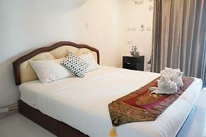 Chaiyai River Front Hotel