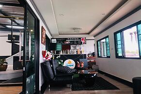 Chaiyai River Front Hotel