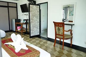 Chaiyai River Front Hotel