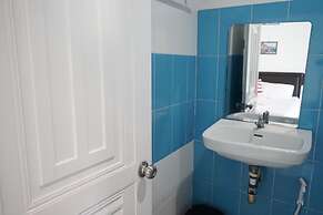 Chaiyai River Front Hotel