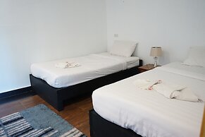 Chaiyai River Front Hotel