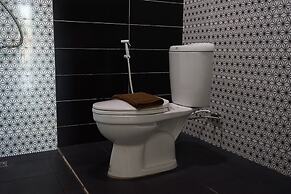 Chaiyai River Front Hotel