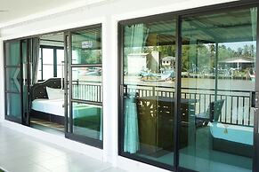 Chaiyai River Front Hotel