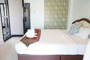 Chaiyai River Front Hotel