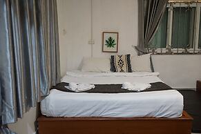 Chaiyai River Front Hotel