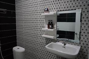 Chaiyai River Front Hotel